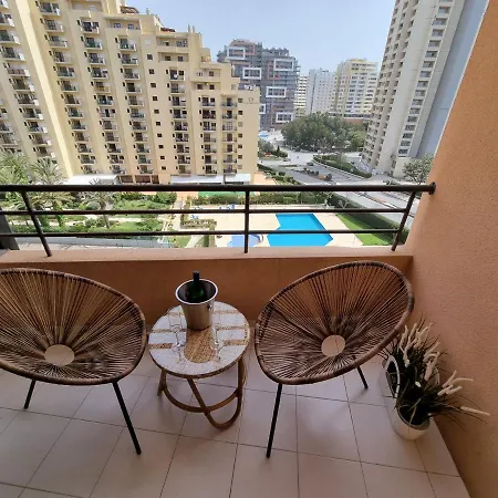 Encantador Com Piscina Aquecida